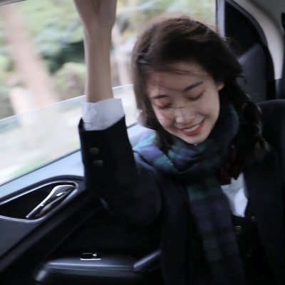 丧系伤感惹人怜爱的女生头像