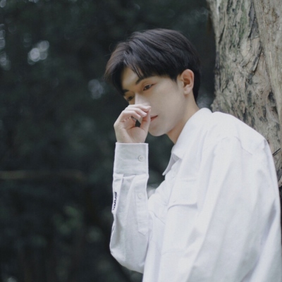 浪漫帅气的男生微信头像