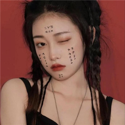 红色系绝美女生微信头像