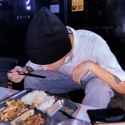 ins文艺可爱的男生微信头像