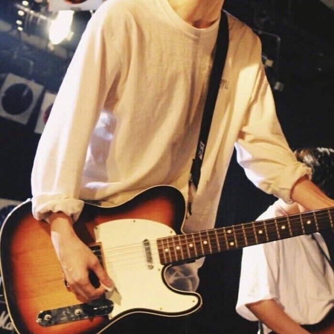 忧郁深沉的男生个性微信头像