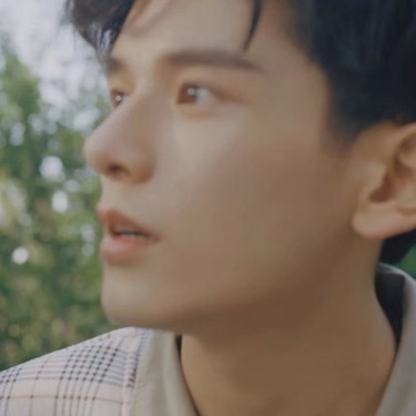 高冷的帅气男孩微信头像