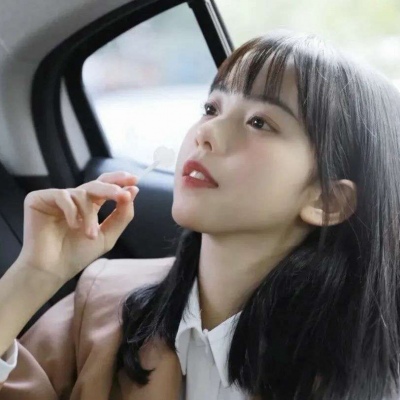 精致又洋气的好看女生头像