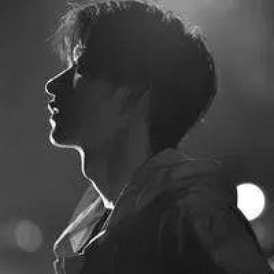 男生抑郁心情不好的伤感头像