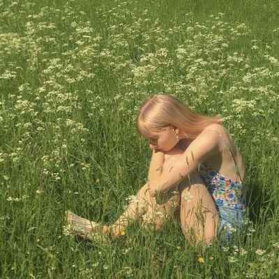 适合春季的唯美梦幻的女生头像