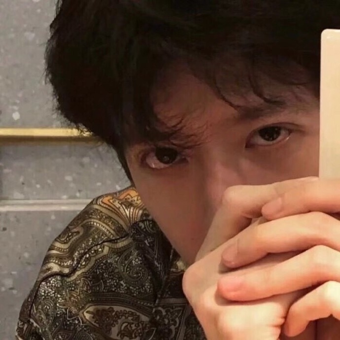 清爽干净帅气男生微信头像