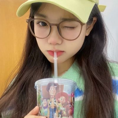ins潮流女生网红头像