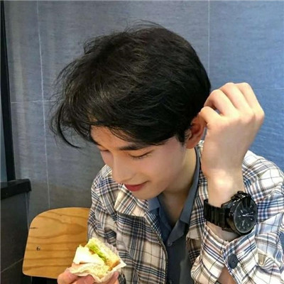 文艺而又简约的男生微信头像