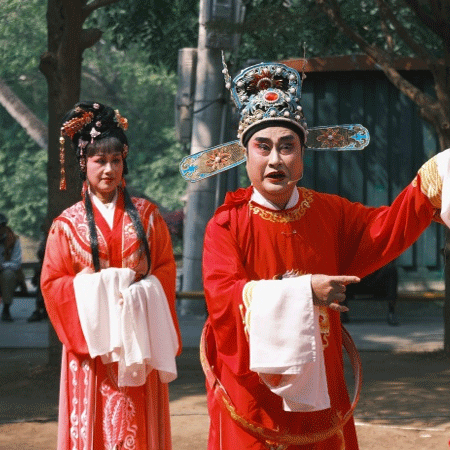 年味渐浓充满的喜庆的红色图片