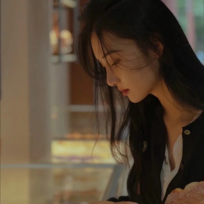 女生心情不好的丧系头像