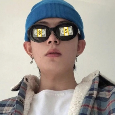 满眼都是钱的可爱微信头像