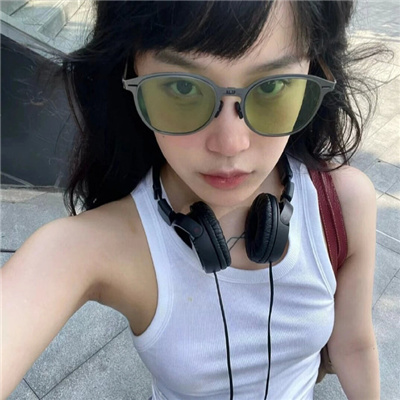 清冷风女头真人头像