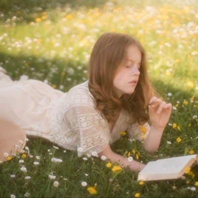 适合春季的唯美梦幻的女生头像