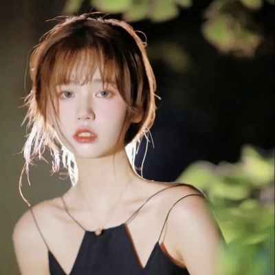 性感妩媚的小姐姐微信头像