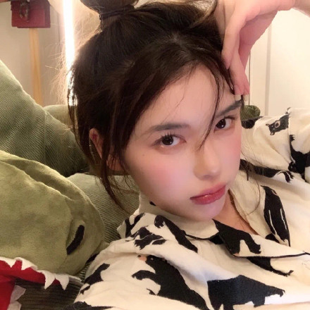 靓女姐姐微信头像