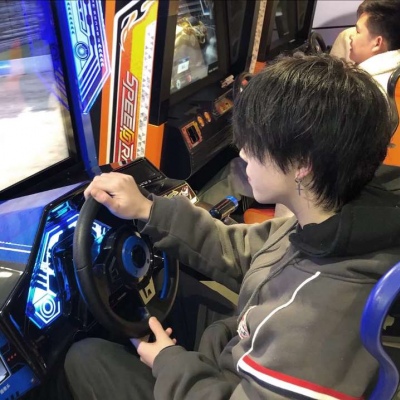 潮流的帅气酷酷男生微信头像