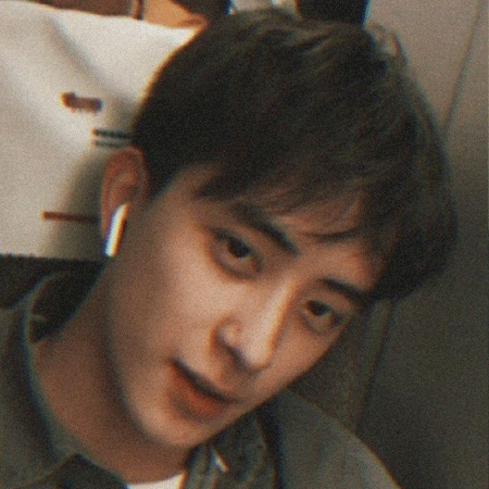 阳光帅哥热门微信聊天背景图