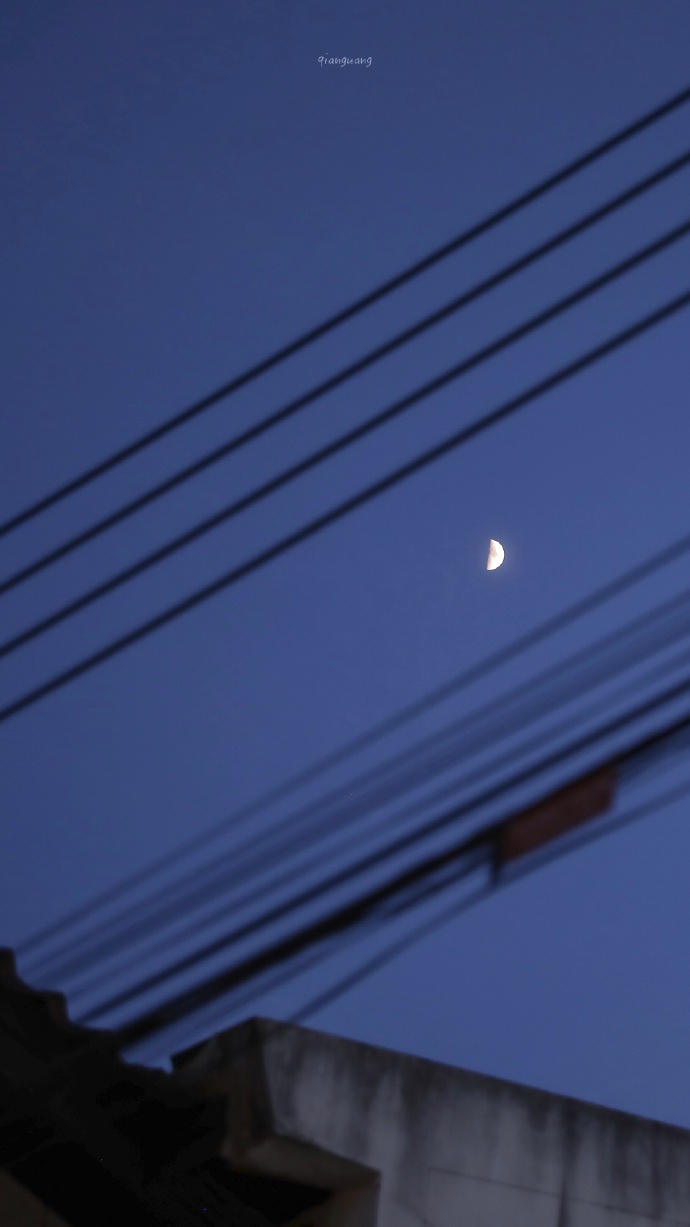 夜幕下的烟火人间微信朋友圈配图