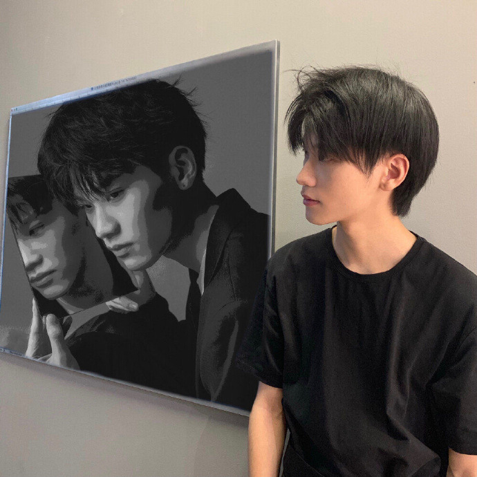 帅气有气质的可永久使用的男生微信头像