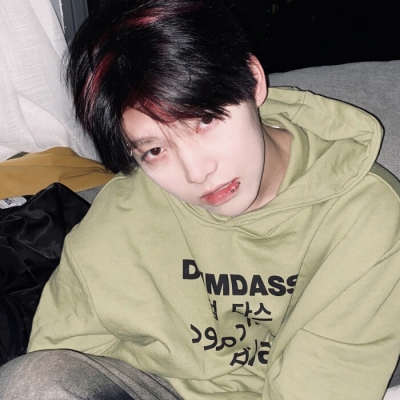 潮流气质阳光真人男生头像