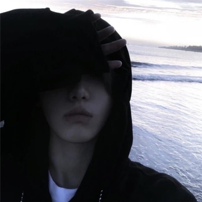 高冷自然女生微信头像