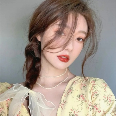 夏日清纯又可爱的女生微信头像