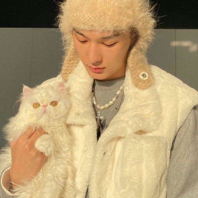 超有气场的帅气男生微信头像