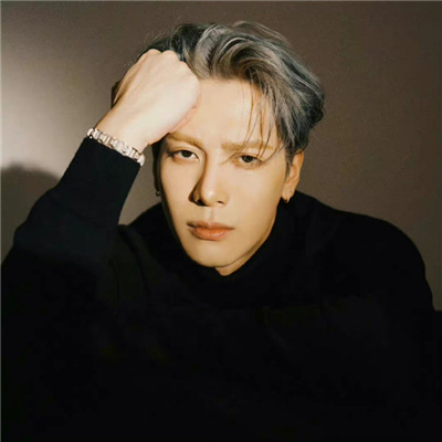 王嘉尔又潮又酷的头像