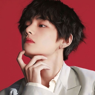 温文尔雅英姿飒爽的男生微信头像