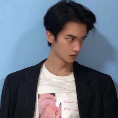 冷酷帅气真人霸气男生微信头像