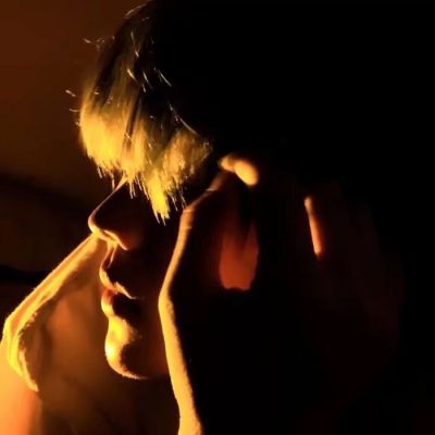 男生深沉的又比较忧郁的头像