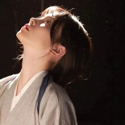 ins治愈系女生微信头像