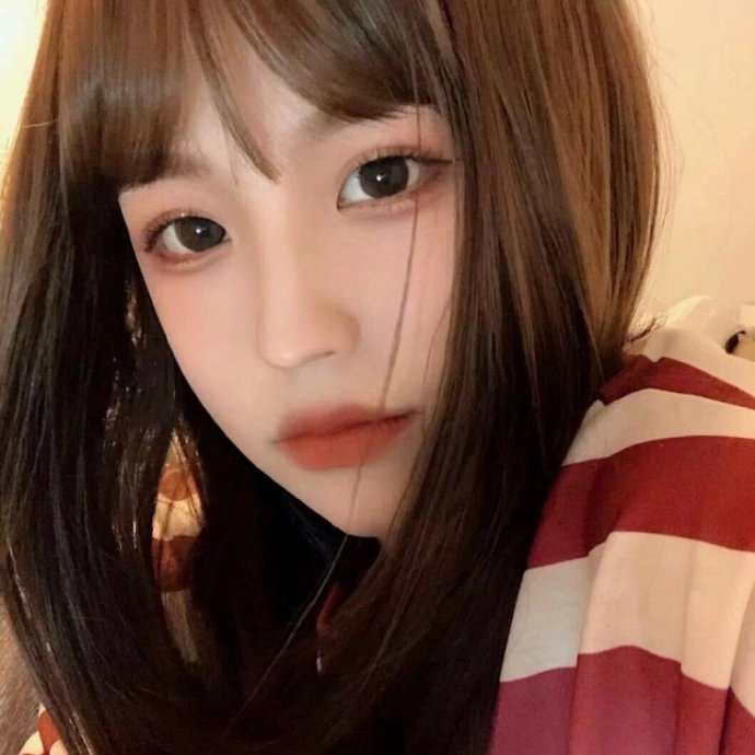 有点仙儿的复古女生微信头像