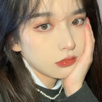 有魅力的气质干净女生微信头像