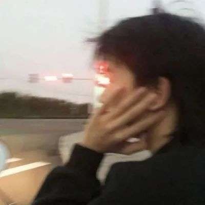 微丧冷酷帅气侧脸男生头像