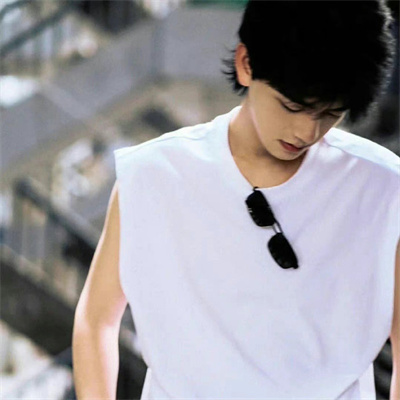 男头成熟又很唯美最新版