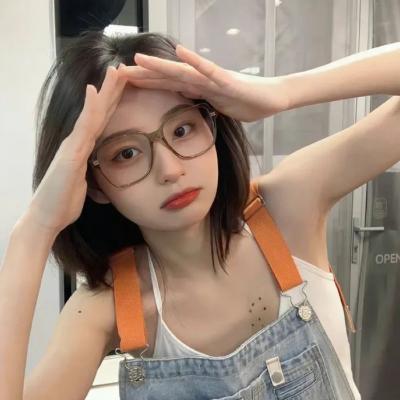 清纯又很可人的女头