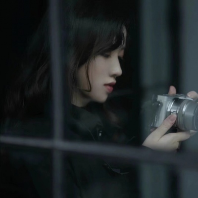 女生心情不好的丧系头像