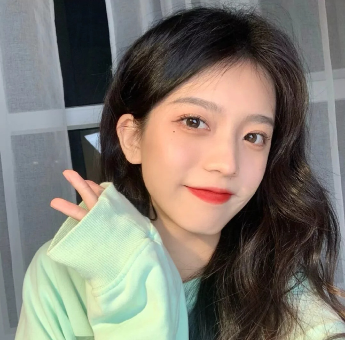 干净优雅有气质女神微信头像