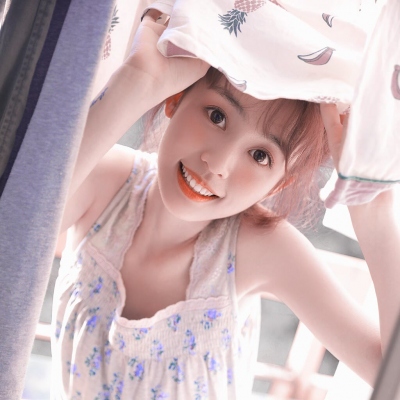 治愈系的干净唯美女生微信头像