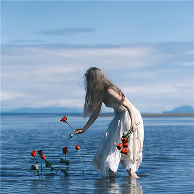 气质爆棚的精致女生头像