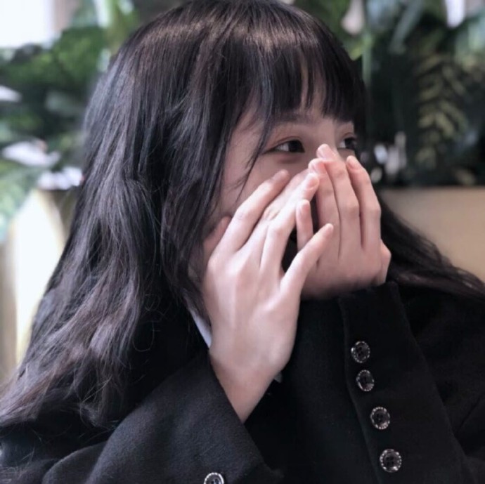 精选的高颜值美女微信头像