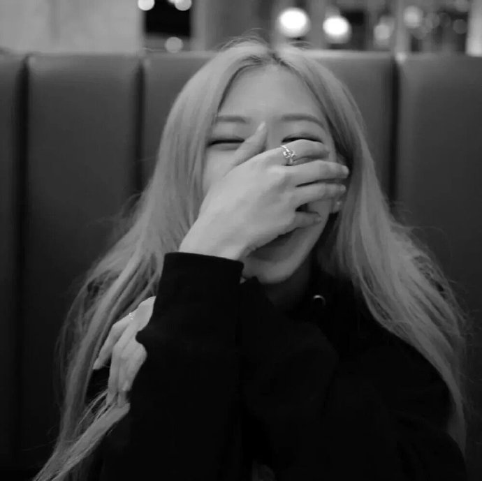 超拽唯美背影女生微信头像