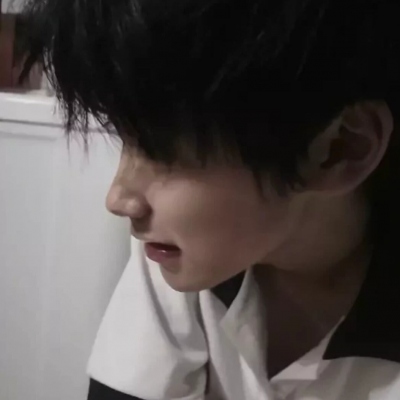 很抑郁很伤感的男生用的丧头像