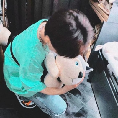 丧系忧郁颓废的男生微信头像