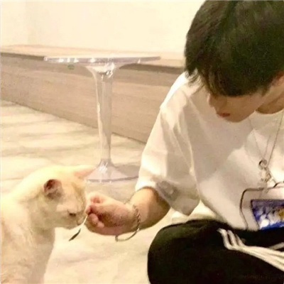 充满魅力的帅哥头像