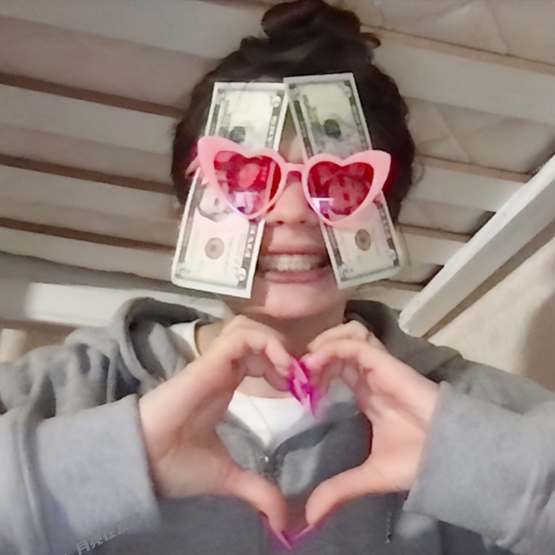 欧美墨镜帅气女孩微信头像