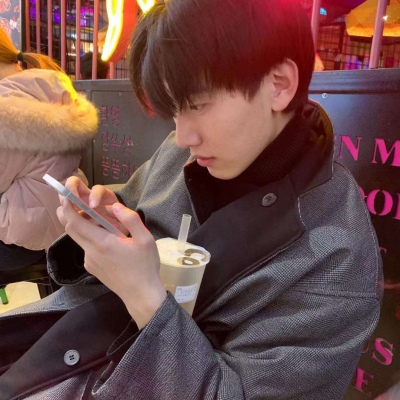 超拽帅气小伙男生微信头像