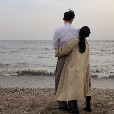 真人一人一张高颜值情侣微信头像