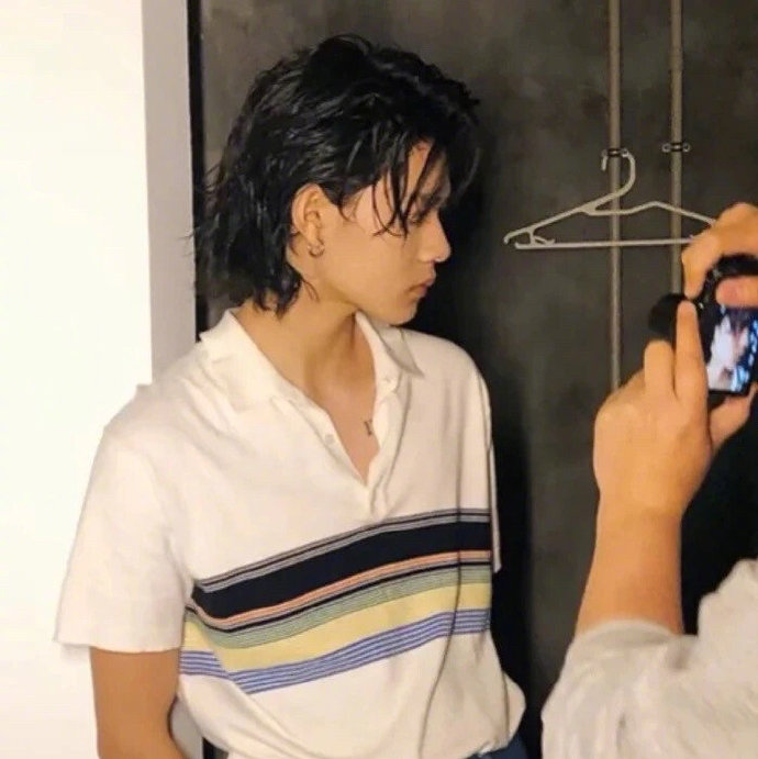 复古不羁的男生微信头像